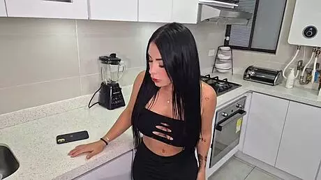 Alejandra Palacios seduces the plumber and rides his cock