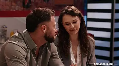 Boomer Gets Public Handjob from Genz Babe Outdoors