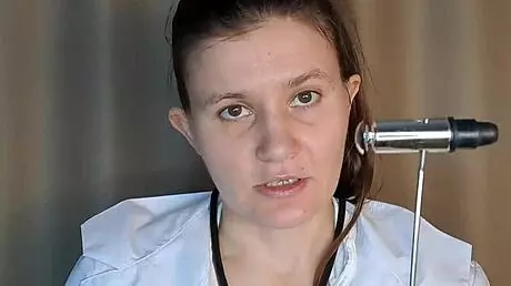 Toxic russian doctor dominates during examination