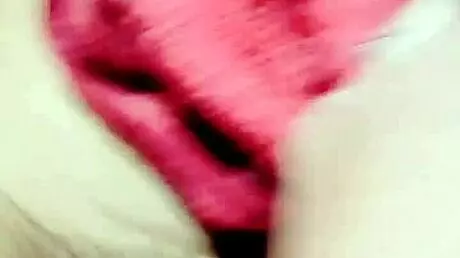 misionero a esta milf que se queja de como es cogida por este joven en casa de visita