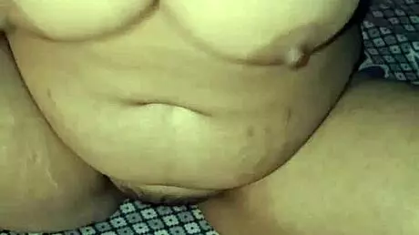 Desi Sexy Bhabhi Shows Her Wet Pussy Close-Up